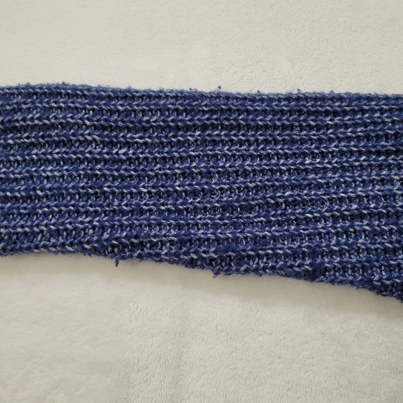 GAP V-Neck Knit Sweater in Blue & White Women's Size M - Picture 5 of 7